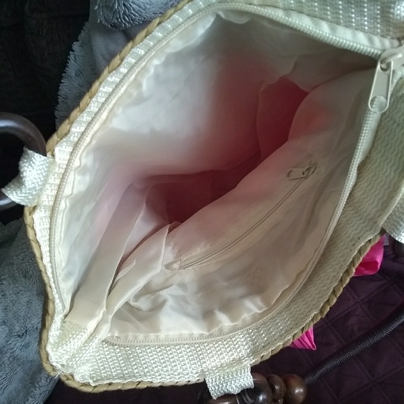 Pink Ruffle Bag - Picture 3 of 3